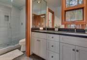 3096-Mountain-Links-Way-large-029-051-Bathroom-1500x1000-72dpi